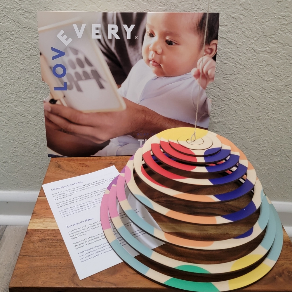 Brand New! Lovevery Looker The Mobile